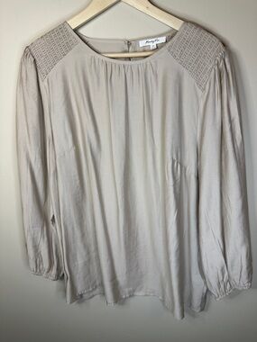 Women’s 1X Beige Lightweight Long Sleeve Blouse w/ Linen Like Textured P2P 25”